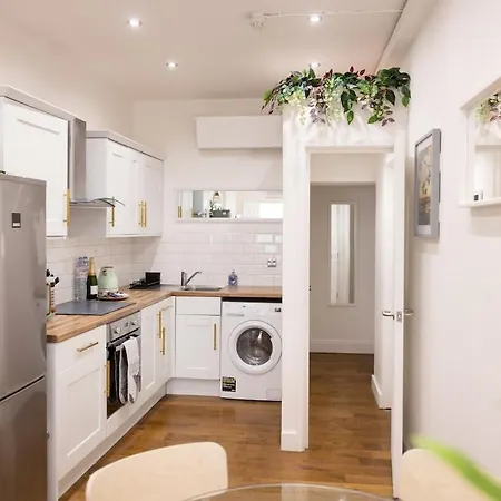 Bright And Cosy Home 100M From Trafalgar Square London Exterior photo