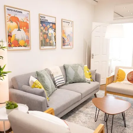 Bright And Cosy Home 100M From Trafalgar Square London Exterior photo
