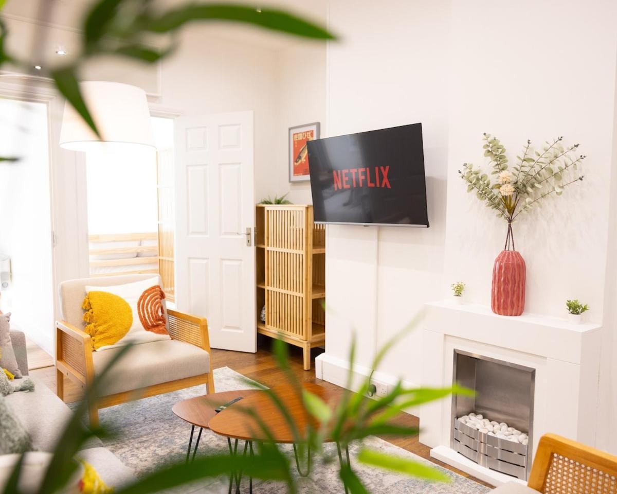 Bright And Cosy 100m From Trafalgar Square Londra